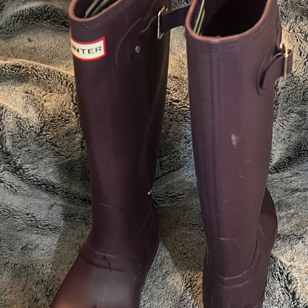 Hunter Tall Rubber Boots in Plum